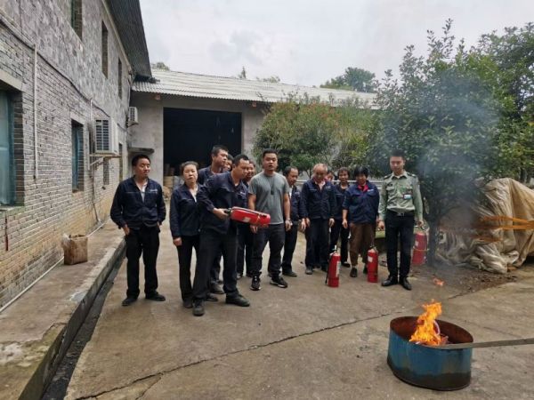 株洲市华兴纸桶包装有限责任公司,株洲市华兴纸桶包装,湖南纸桶,株洲镀锌桶,株洲油漆桶,株洲彩桶,纤维板桶,铁箍纸筒,株洲华兴,纸板桶,焊丝桶,